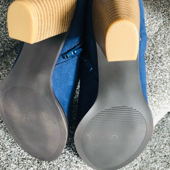 APT. 9  | NAVY | SUEDE | Heeled BOOTS | Size: 8  |
GOLD HARDWARE | - Picture 6 of 10